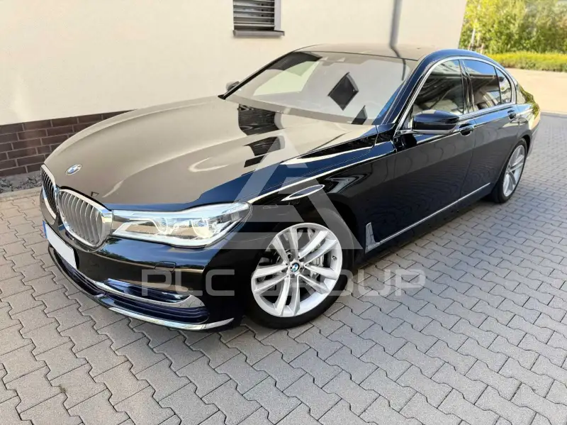 2016 BMW 750