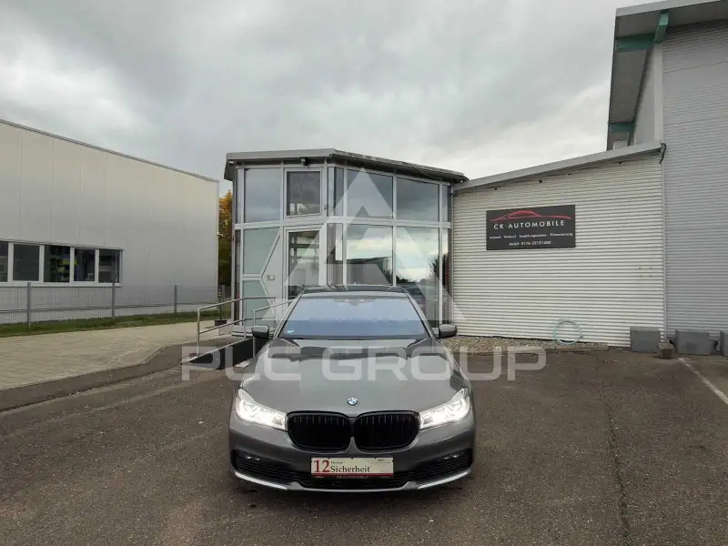 2016 BMW 750