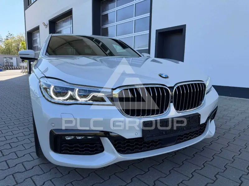 2016 BMW 750