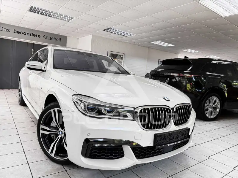 2016 BMW 750