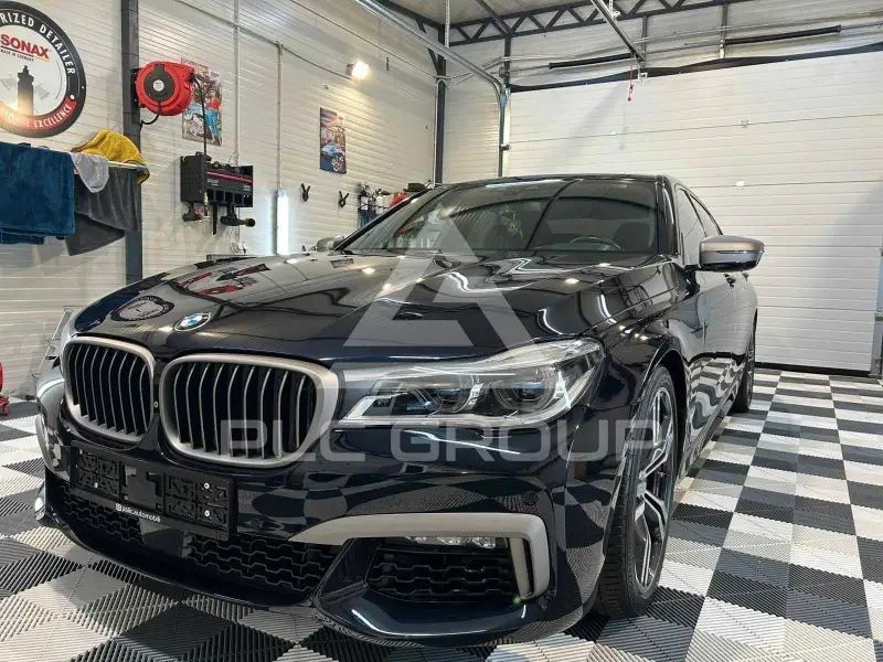 2016 BMW 750