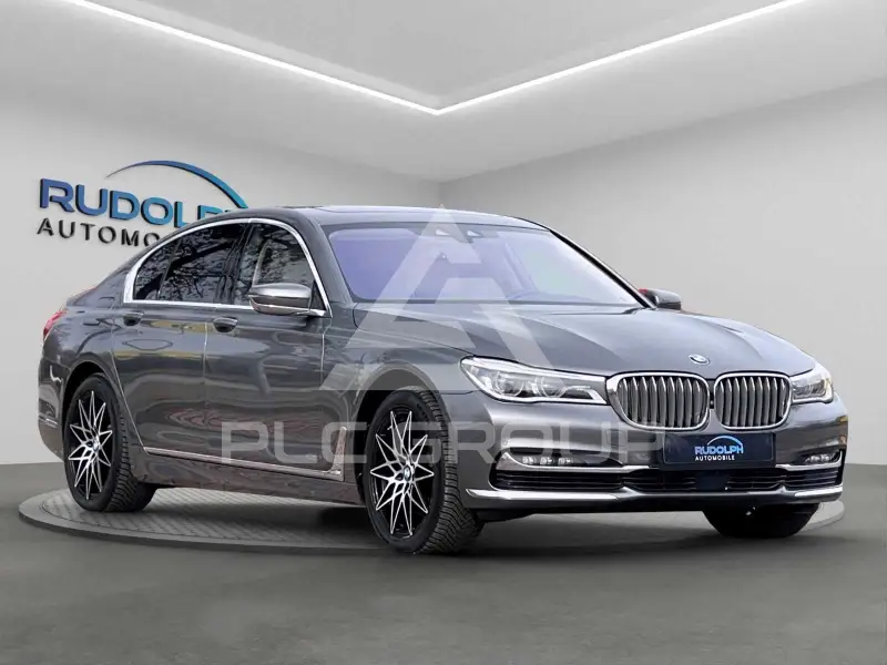 2016 BMW 750
