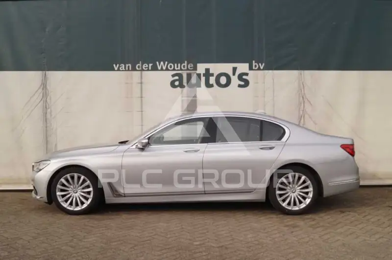 2016 BMW 730