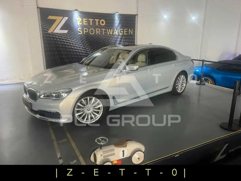 2016 BMW 730