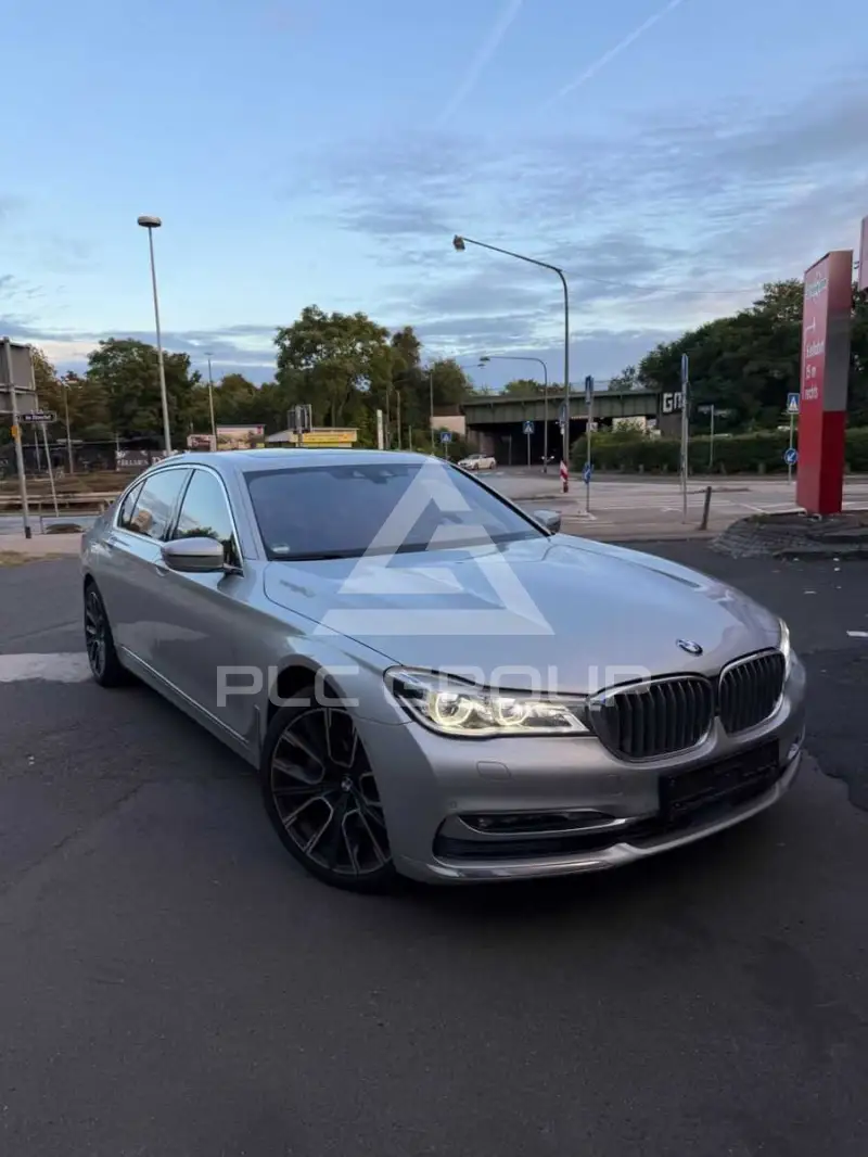 2016 BMW 730