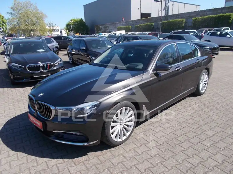 2016 BMW 730
