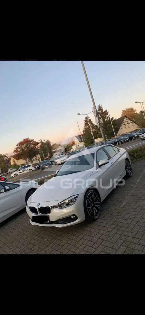 2016 BMW 318