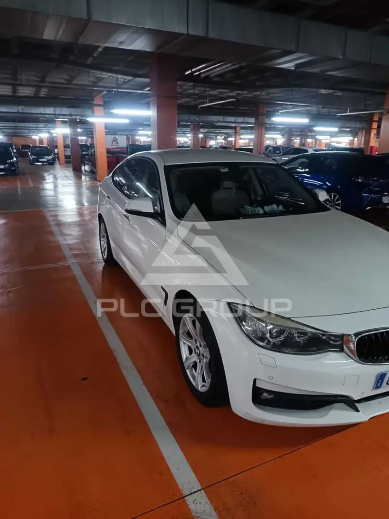 2016 BMW 318