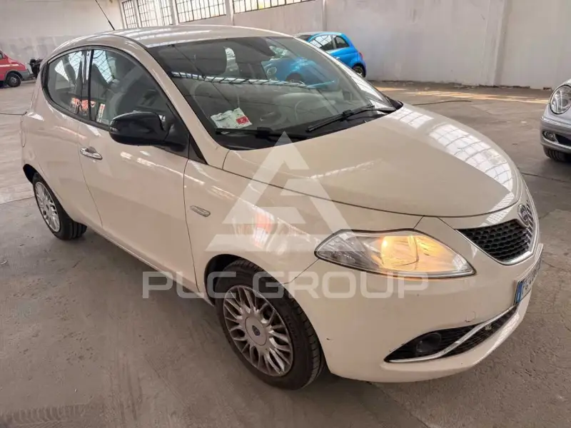 2016 Lancia YPSILON