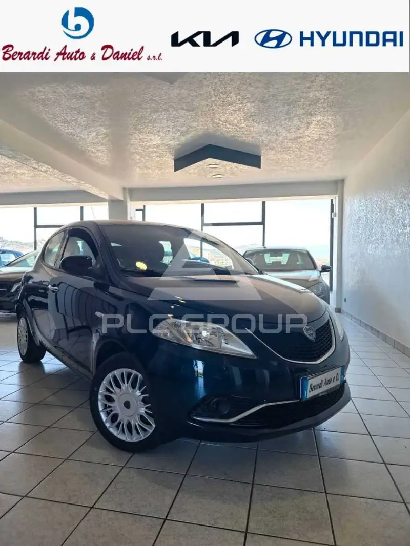 2016 Lancia YPSILON