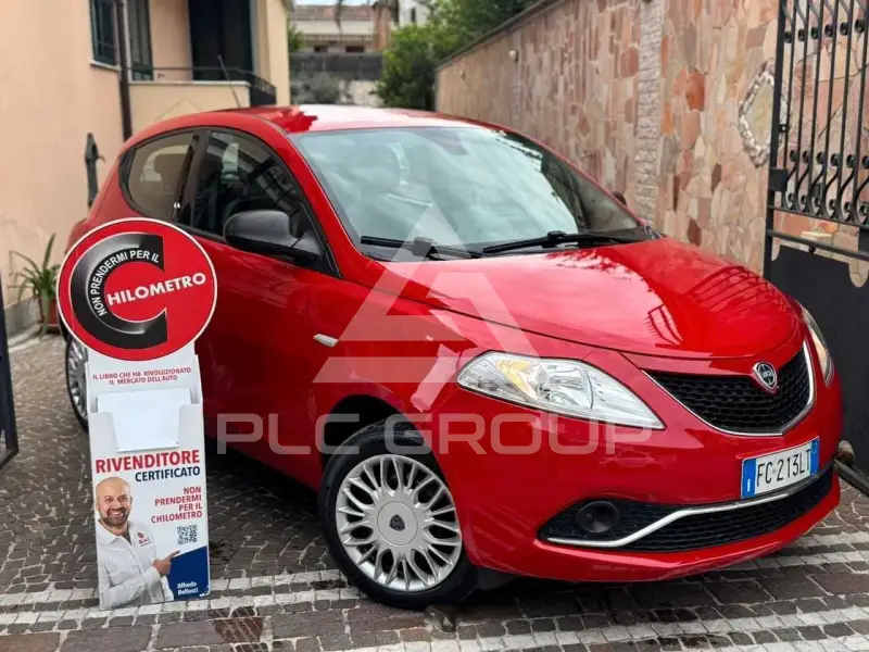 2016 Lancia YPSILON