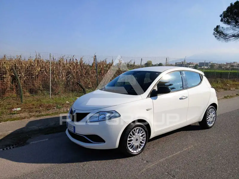 2016 Lancia YPSILON