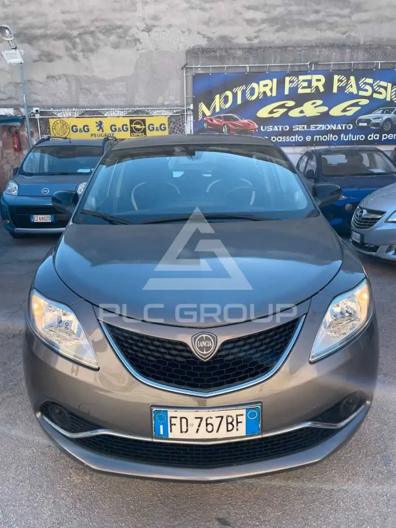 2016 Lancia YPSILON