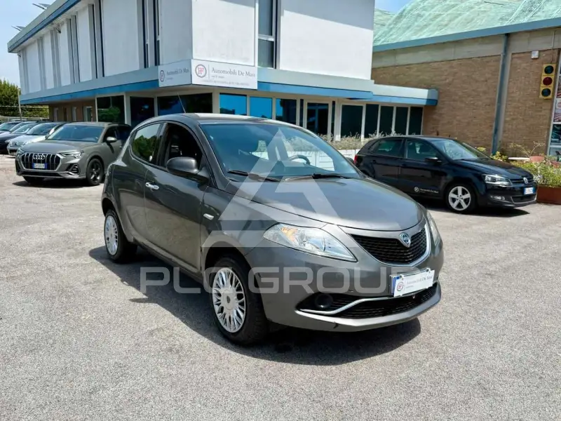 2016 Lancia YPSILON