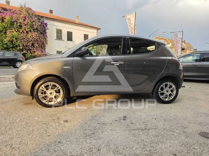 2016 Lancia YPSILON