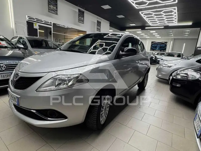 2016 Lancia YPSILON