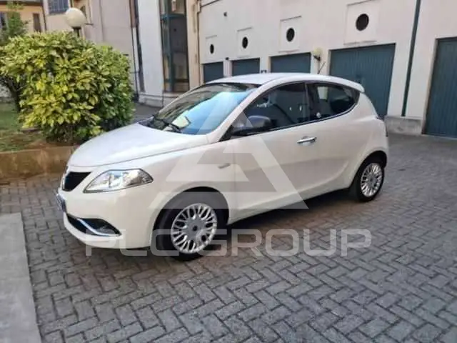2016 Lancia YPSILON