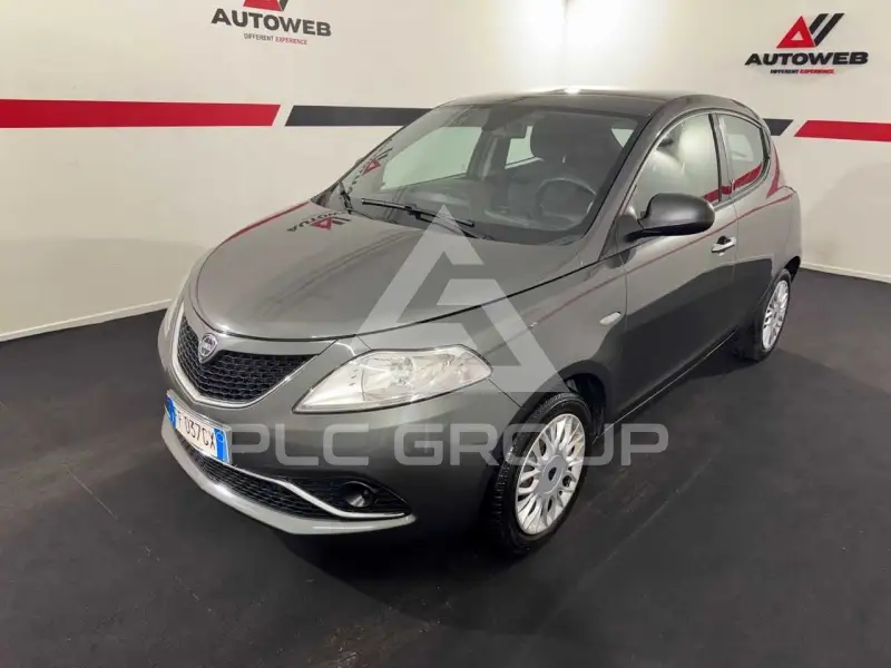 2016 Lancia YPSILON