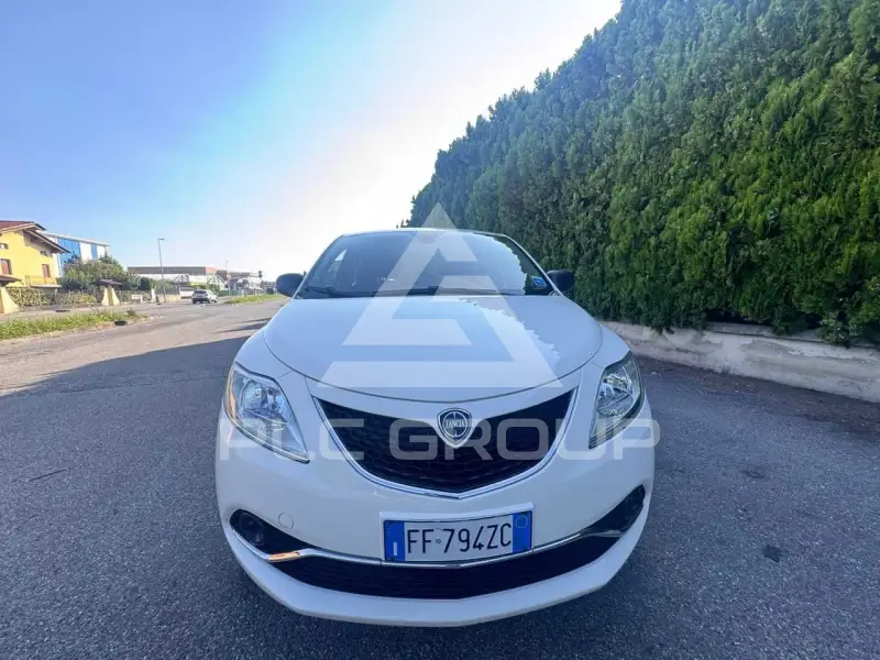 2016 Lancia YPSILON
