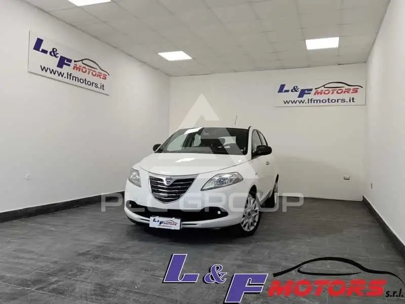 2016 Lancia YPSILON