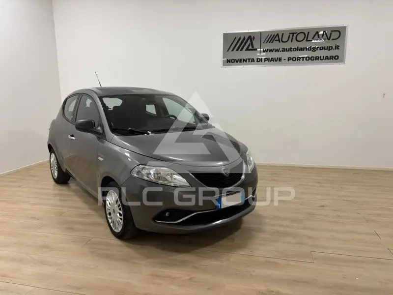 2016 Lancia YPSILON