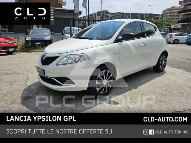 2016 Lancia YPSILON