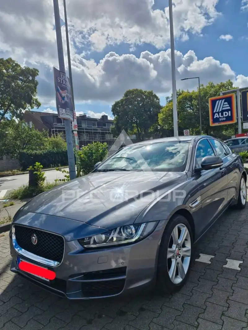 2016 Jaguar XE