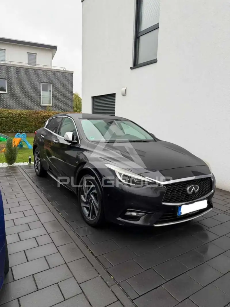 2016 Infinity Q30