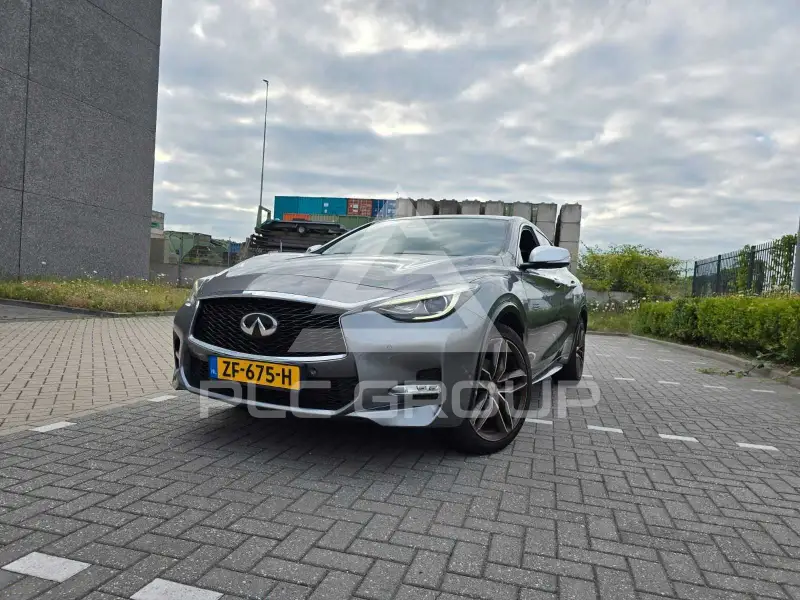 2016 Infinity Q30