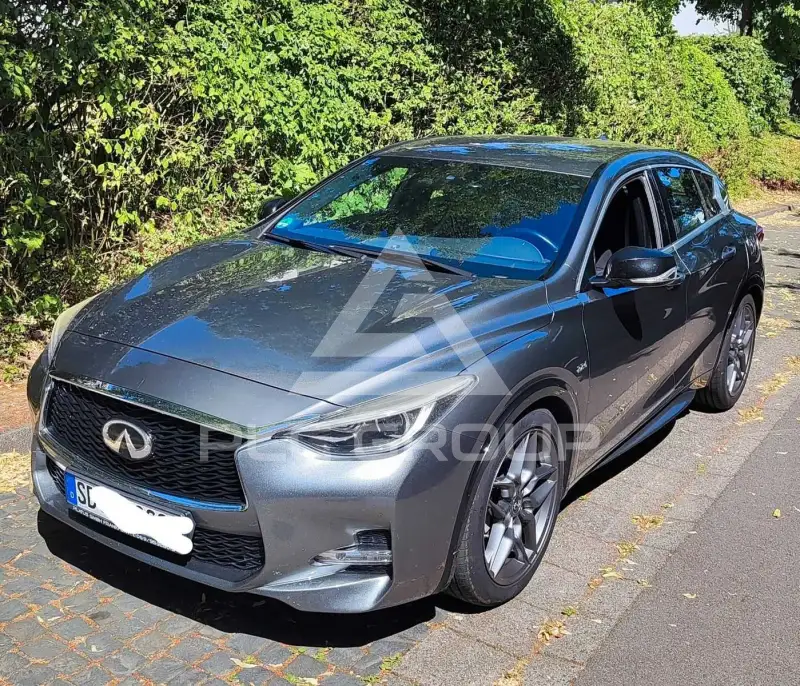2016 Infinity Q30