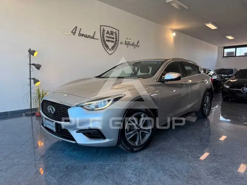2016 Infinity Q30