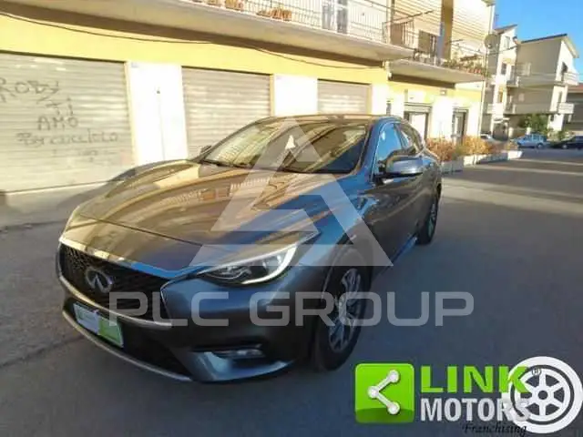 2016 Infinity Q30