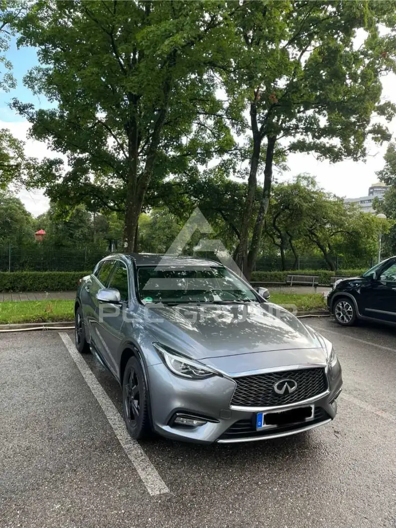 2016 Infinity Q30
