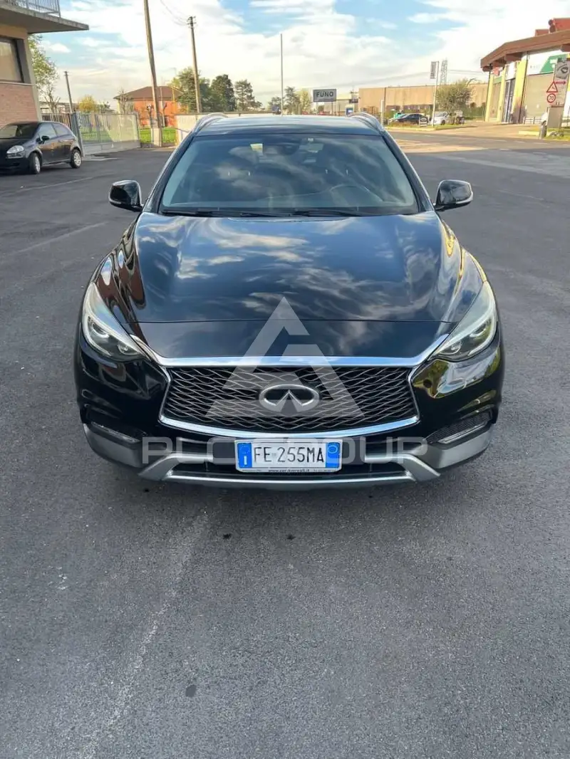 2016 Infinity Q30