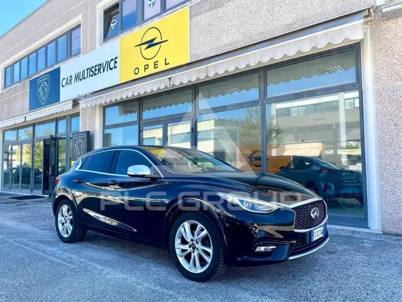 2016 Infinity Q30