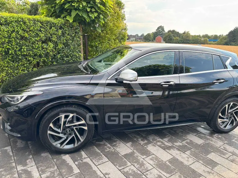 2016 Infinity Q30