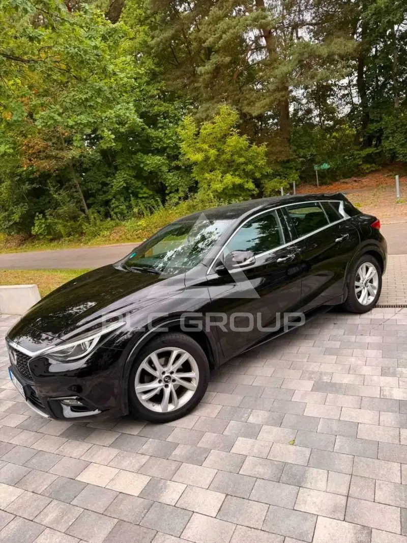 2016 Infinity Q30