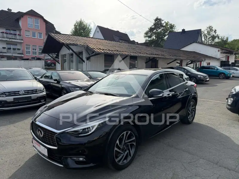 2016 Infinity Q30