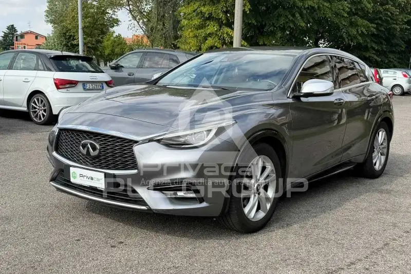 2016 Infinity Q30