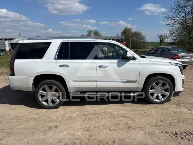 2016 Cadillac ESCALADE