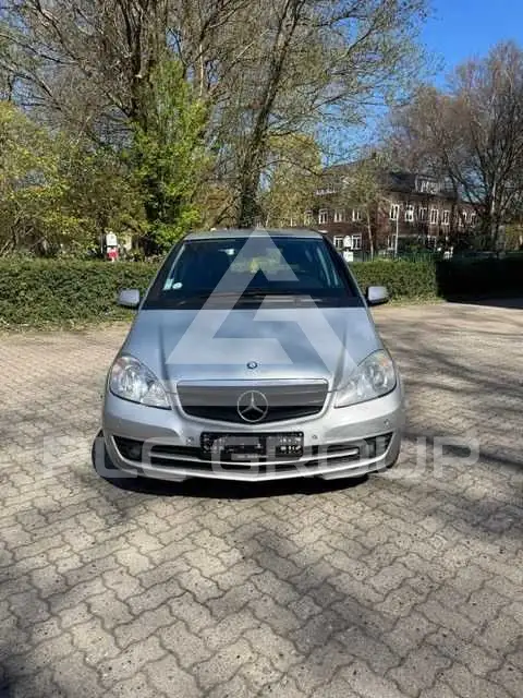 2011 Mercedes Benz A 180