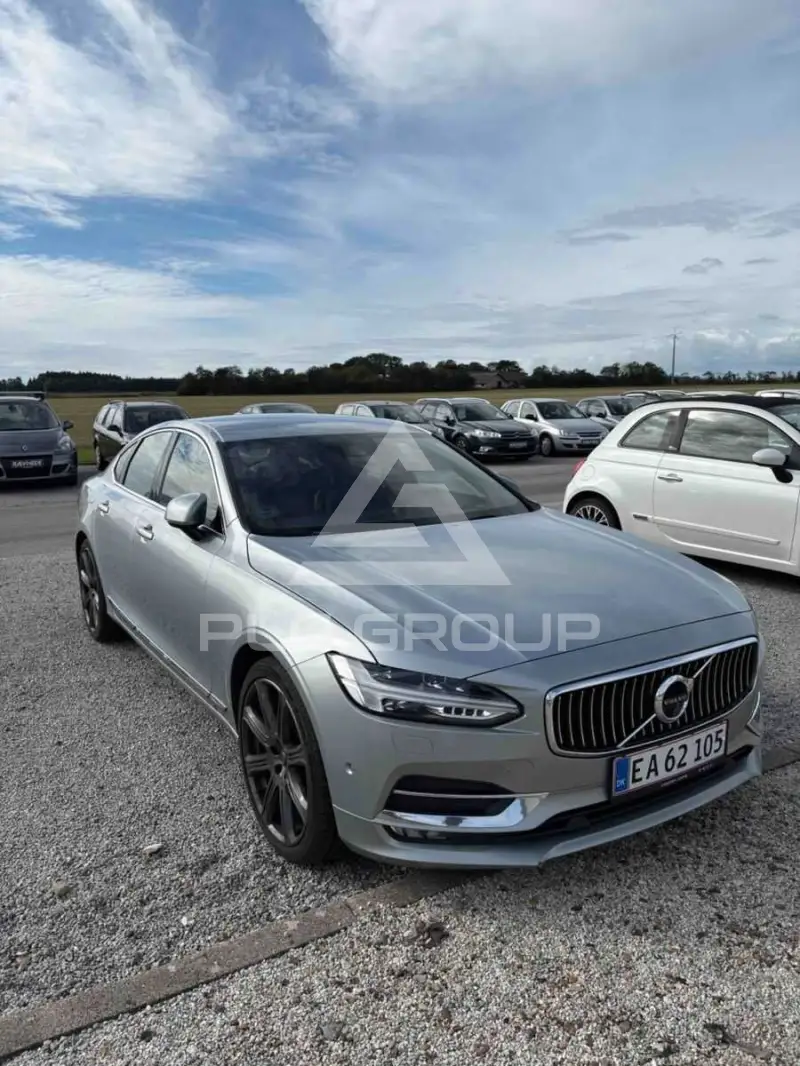 2016 Volvo S90
