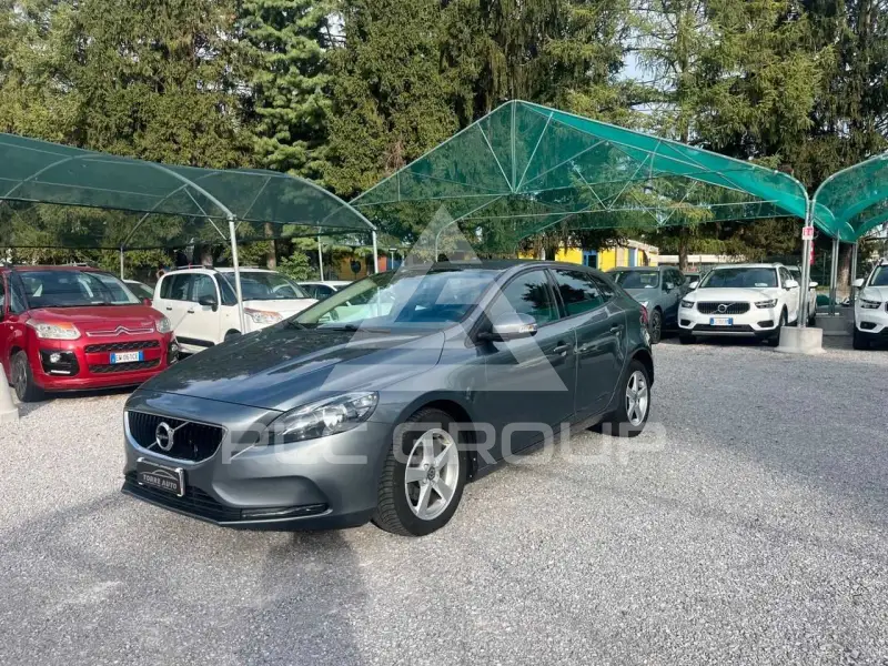 2016 Volvo V40