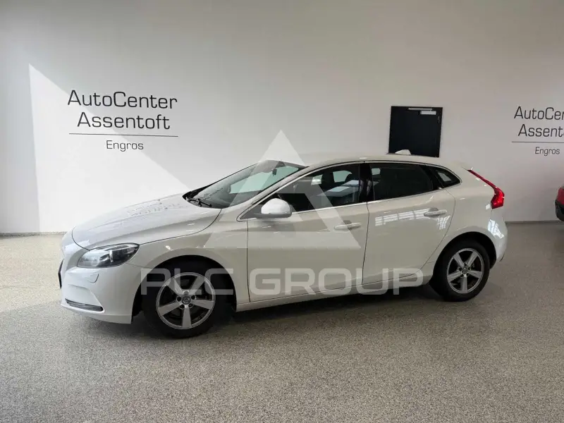 2016 Volvo V40