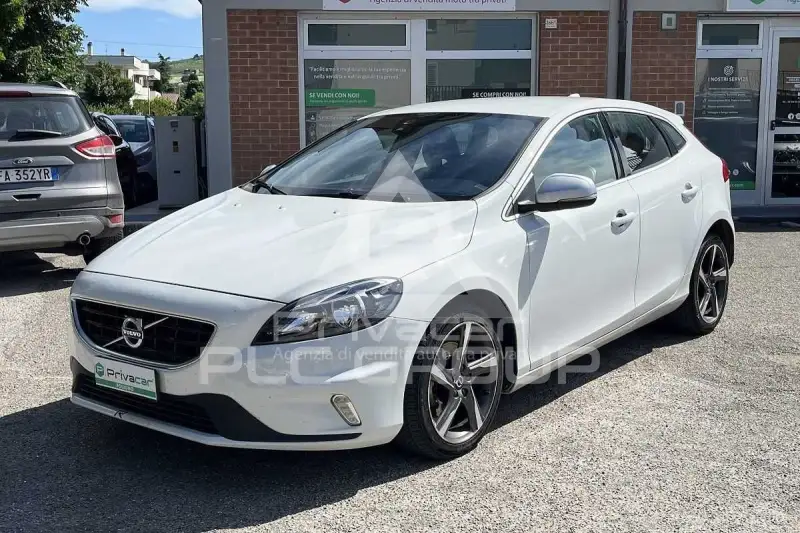 2016 Volvo V40