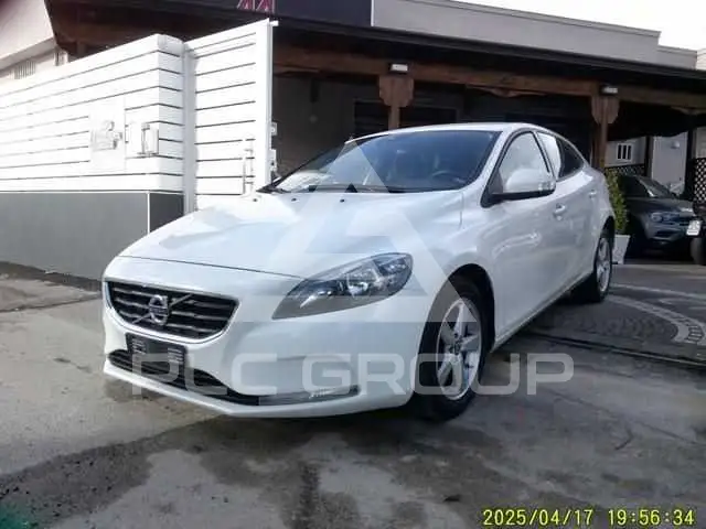 2016 Volvo V40