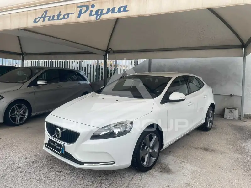 2016 Volvo V40