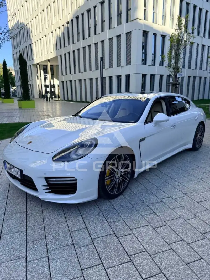 2016 Porsche Panamera