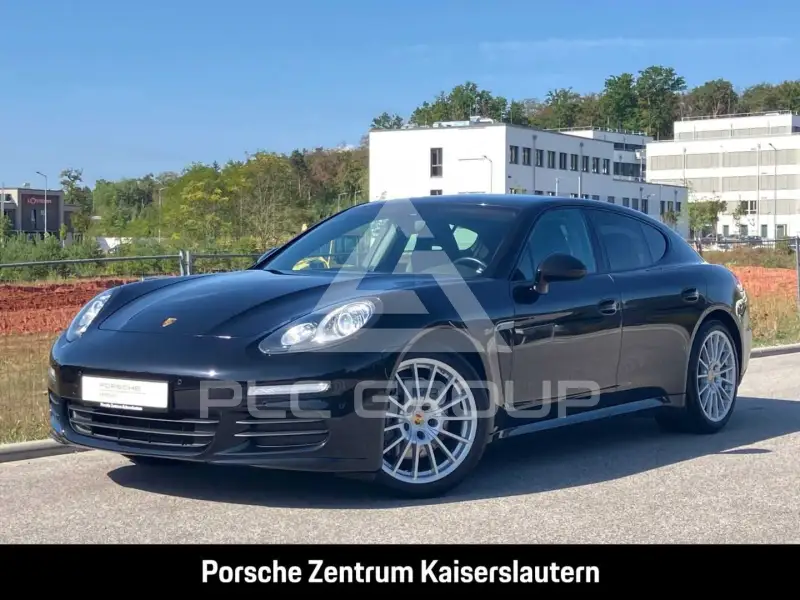 2016 Porsche Panamera