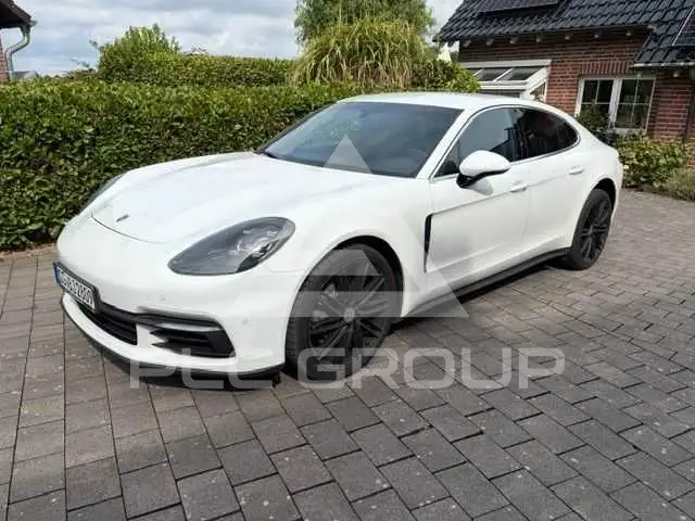 2016 Porsche Panamera